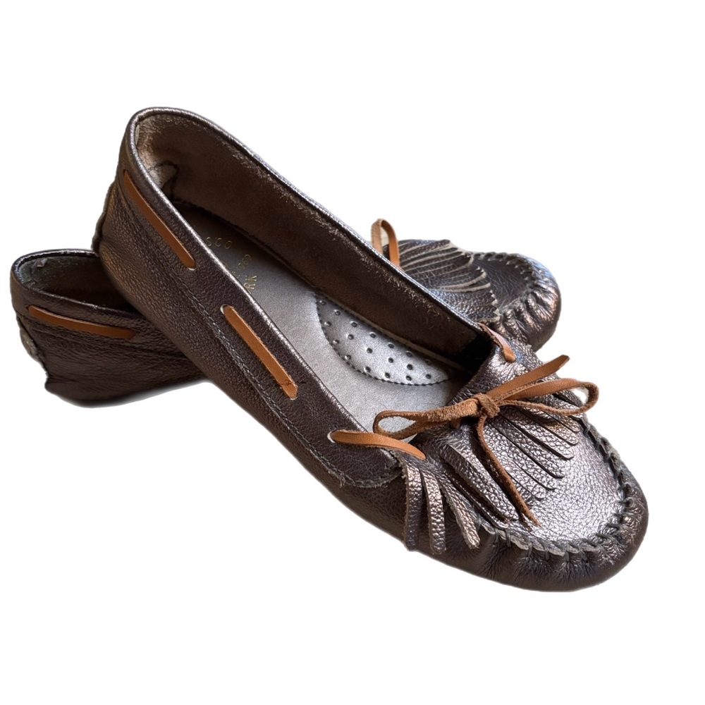 GAP Leather Moccasins Silvery Bronze Fringe Moccasin Slip on Shoes Tan Laces